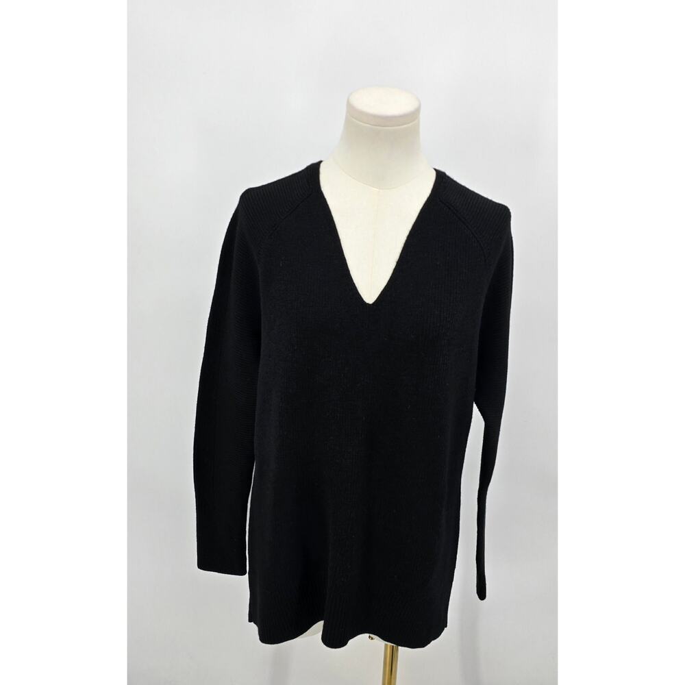 Athleta Hanover V-Neck Black Long Line Sweater